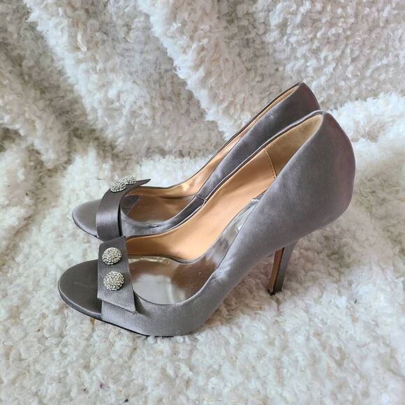Badgley Mischka Silver Satin Wrapped Rhinestone Embellished Peep-toe Heels - Picture 3 of 5